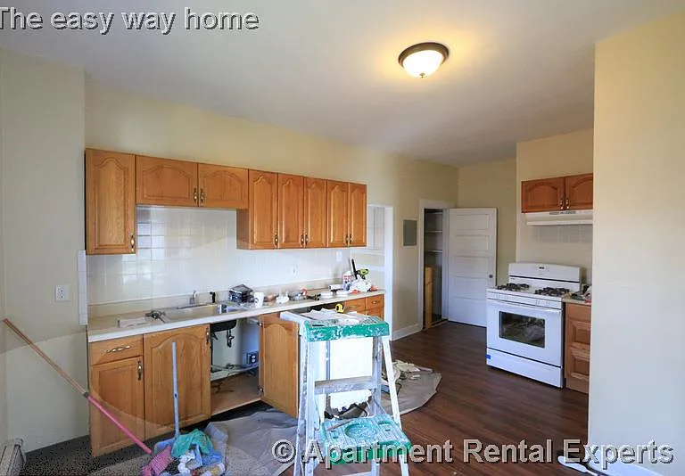 61 Bishop Allen Dr #5 — Photo 1