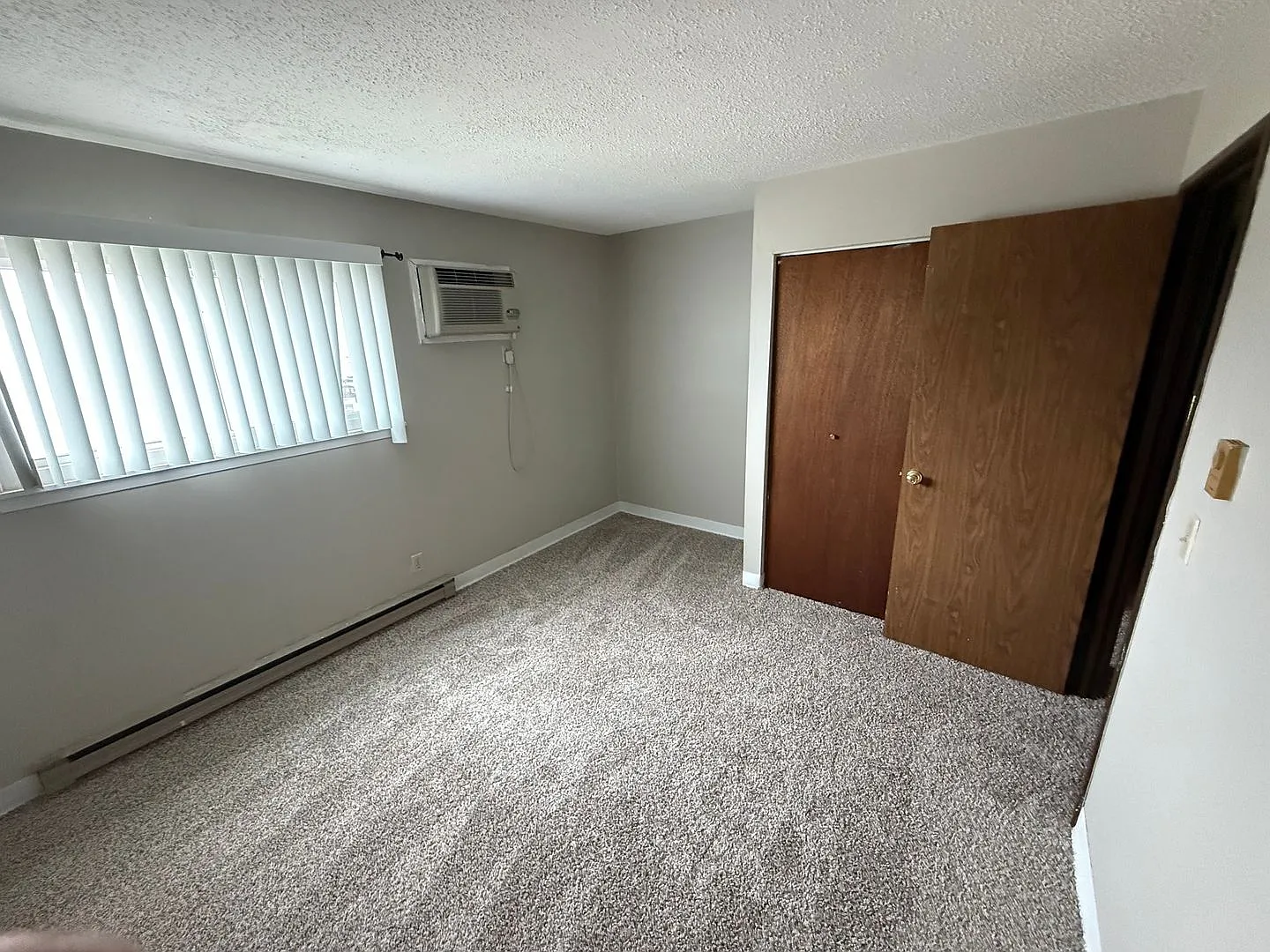 Country Village Apartments — Photo 4