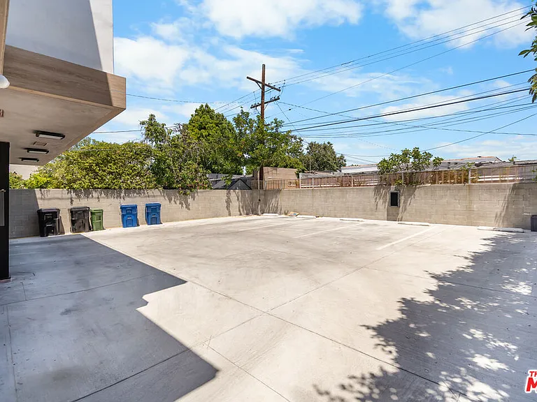 838 N Mansfield Ave #201 — Photo 4