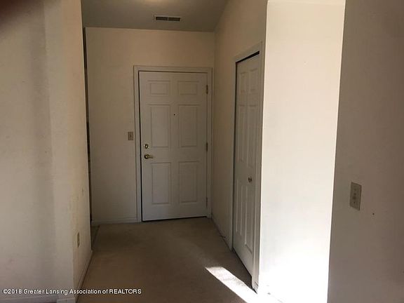 3rd image of 338 W Saginaw #341