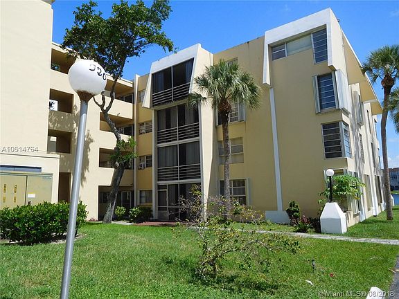 2nd image of 920 NE 199th St APT 112