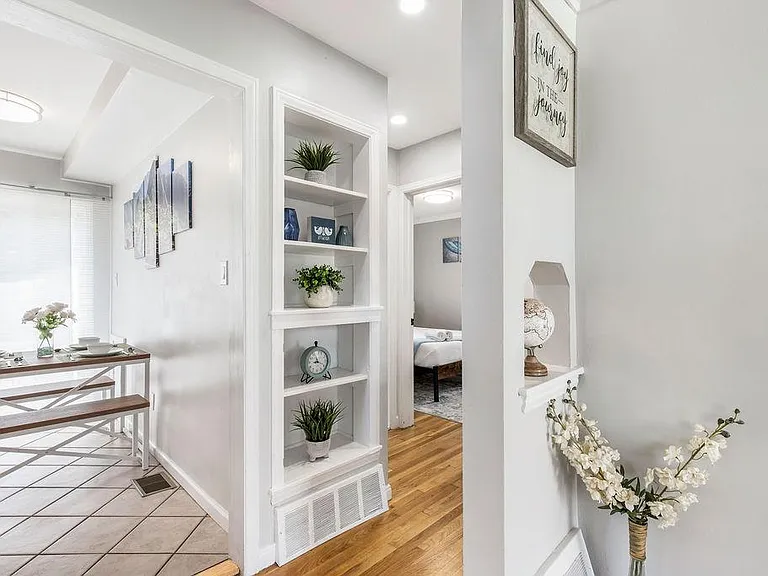 2024 Rowland Ave — Photo 6