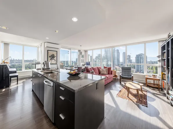 2232 Douglas Rd #2603, Burnaby, BC V5C 0G9