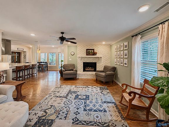 3rd image of 2309 Greenwood Dr SE
