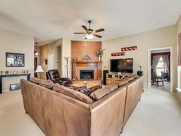 2nd image of 3417 Ash Ln