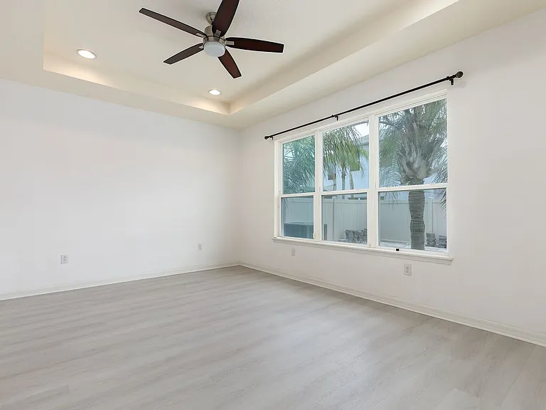 488 Rocky Grove Ln — Photo 17