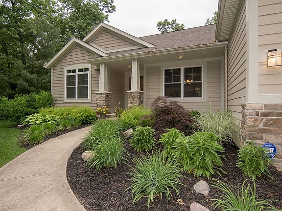3rd image of 3952 Darcliff Ln
