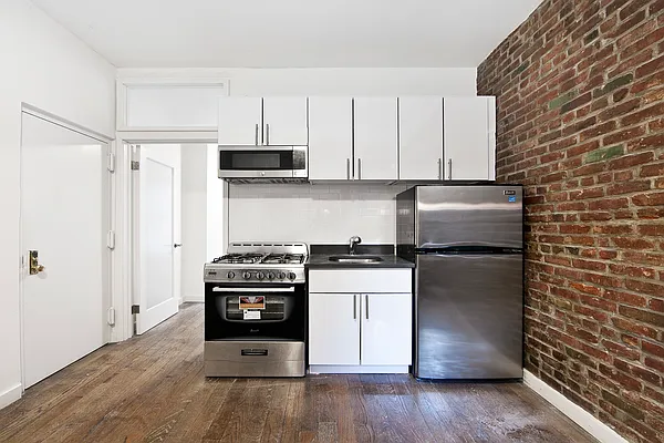 Rented by R New York | media 27