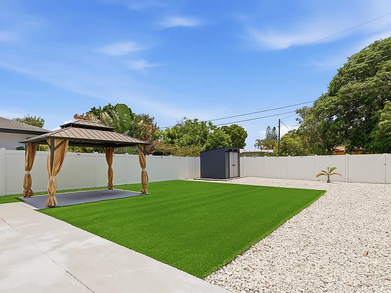 128 NW 10th Ave — Photo 36
