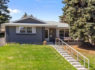 7 W Canna Bay SW, Calgary, AB T2W 1P2
