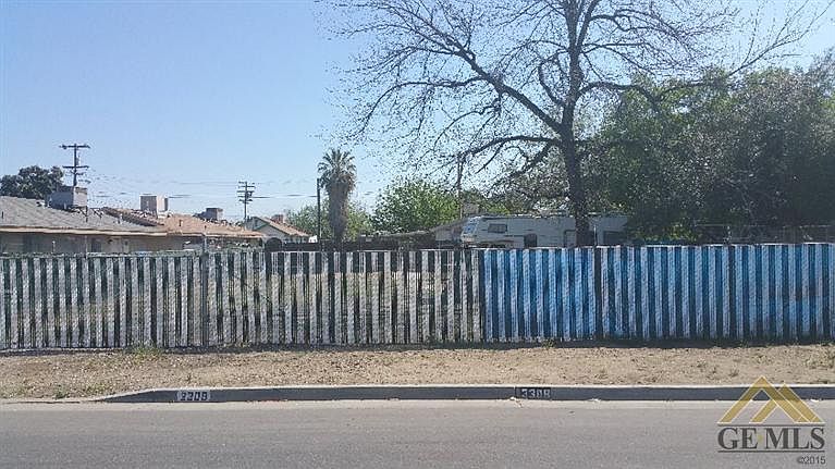 2nd image of 3308 1/2 Jewett Ave