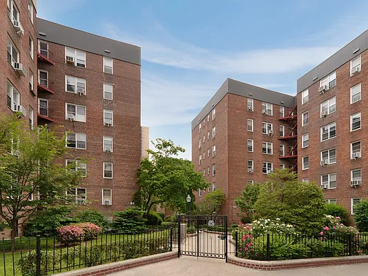 Sold by Century 21 Benjamin Realty | media 28