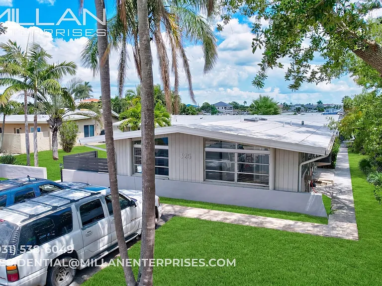 325 Capri Boulevard — Photo 23