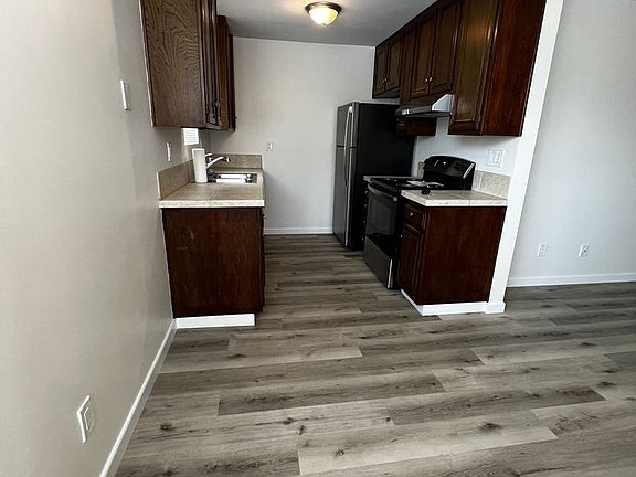 4th image of 121 Elder Ave APT A