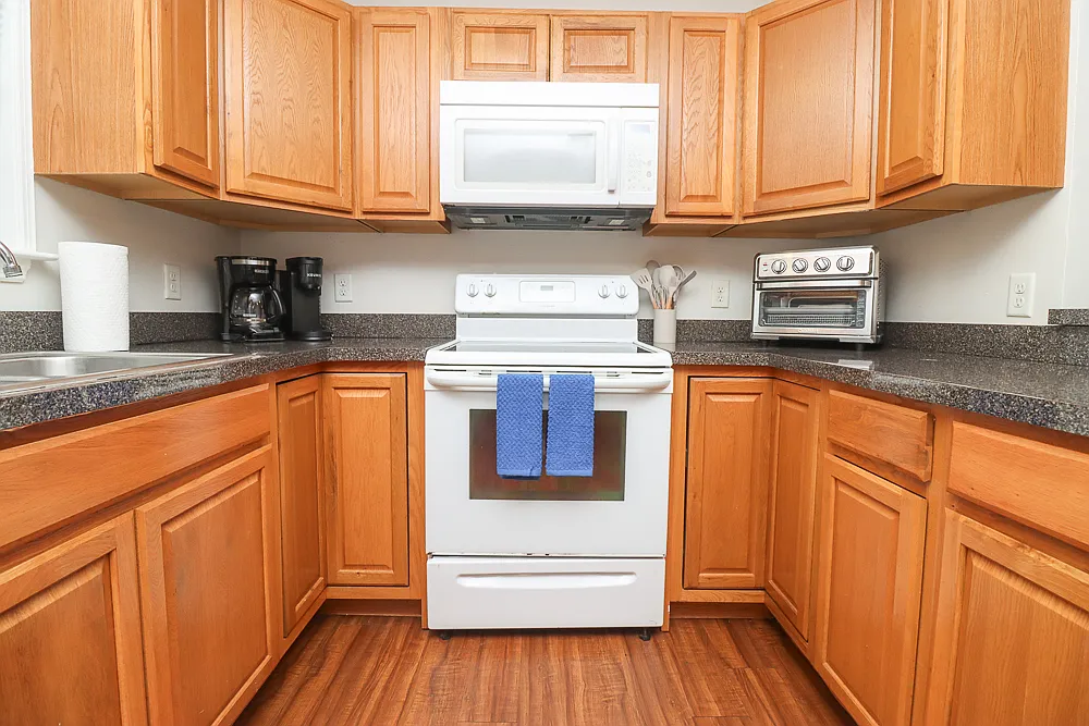 4 bed, 2200 sqft, $2,675 — Photo 4