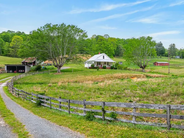 622 Soapstone Rd, Galax, VA 24333