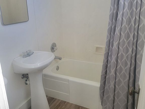 5th image of 2023 Willow Lake Rd