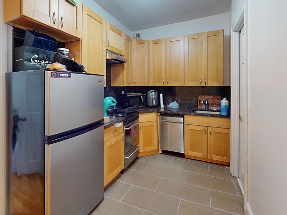 2nd image of 163 W 17th St APT 4C