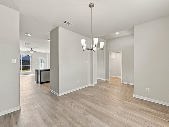 4th image of 4033 Centerfire Rd