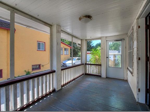 4th image of 3694 Melbourne Ave
