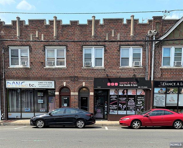 1st image of 7-17 Fair Lawn Ave #1