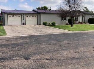 714 W Deal Ave, Sublette, KS 67877