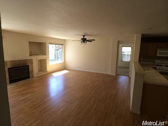 3rd image of 710 Agostini Cir