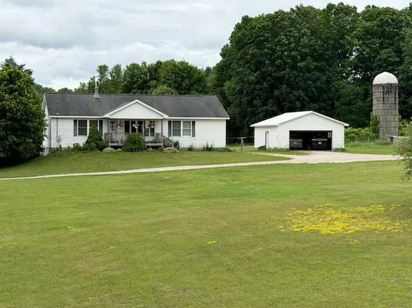 11791 Coates Hwy, Brethren, MI 49619