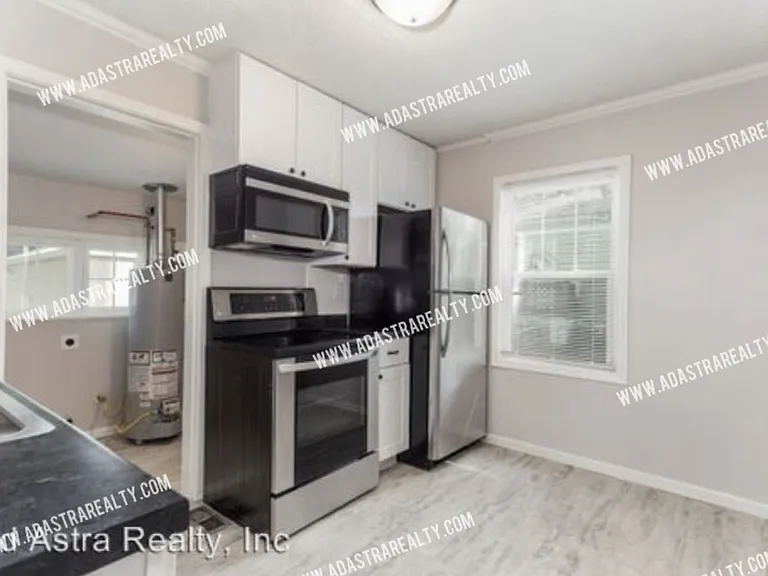 821 N Crysler Ave — Photo 6