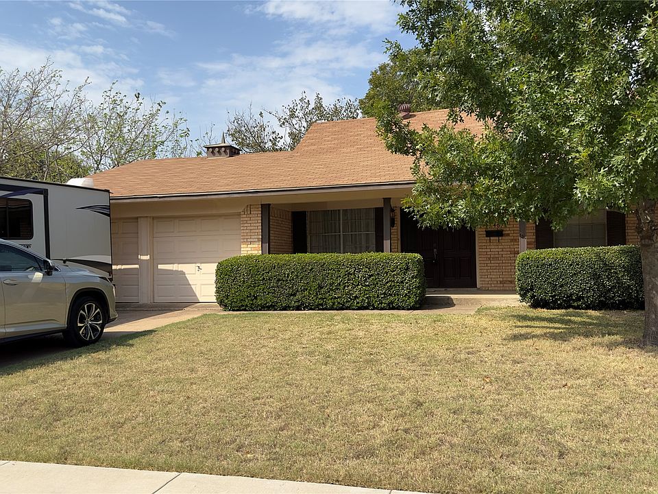 1st image of 546 Blueberry Ln