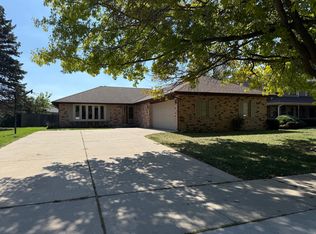 745 Donna Ave, Aurora, IL 60505