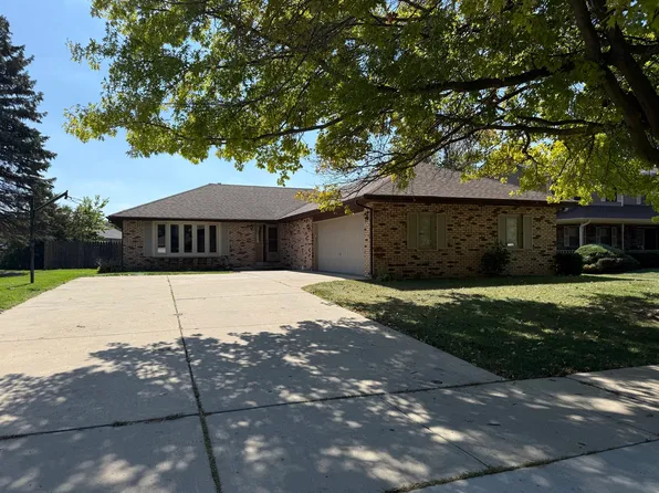 745 Donna Ave, Aurora, IL 60505