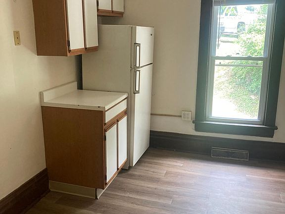5th image of 145 Dorsey Ave #2