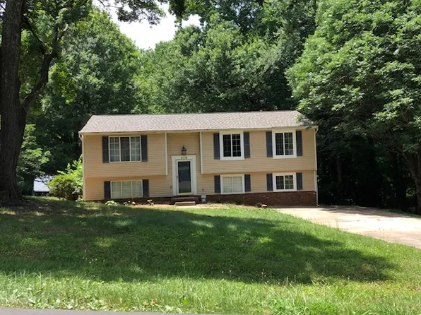 478 Raven Ridge Dr, Kernersville, NC 27284