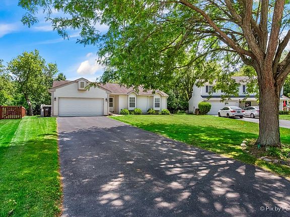 3rd image of 1122 Stratford Ct