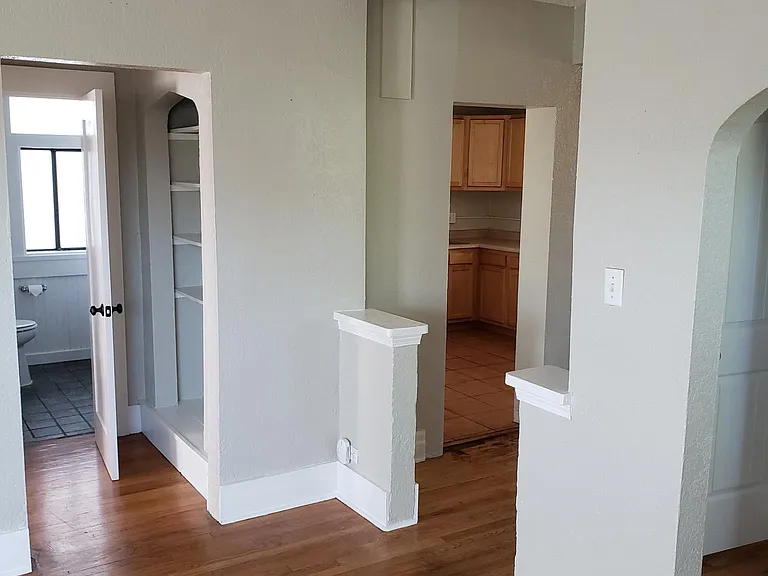 638 E 12th Ave #MAIN LEVEL — Photo 13