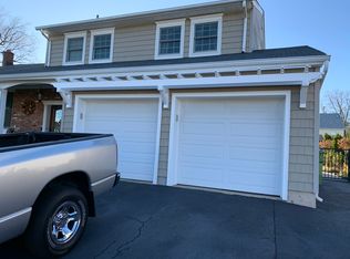 21 Kuberski Dr, Sayreville, NJ 08872