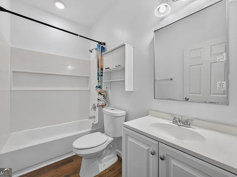 2008 Joseph E Boone Blvd NW — Photo 8