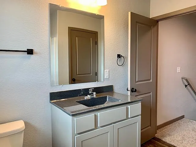 452 Constitution Blvd — Photo 16