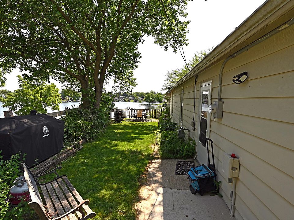 N52W35319 W Lake Dr, Oconomowoc, WI 53066 Zillow