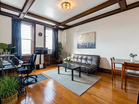 2nd image of 27 Thorne St APT 5