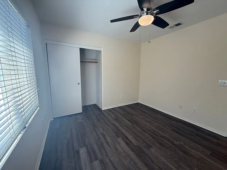 1357 Burgundy Dr — Photo 27