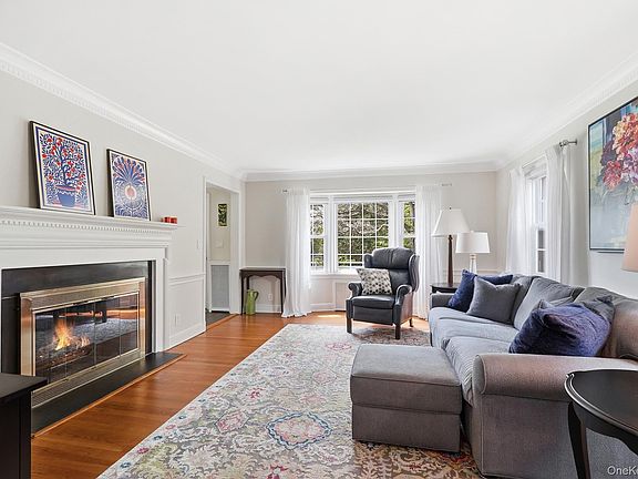5th image of 325 Frank Avenue