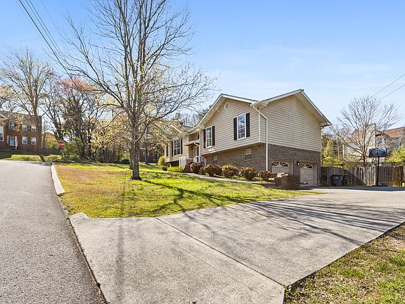 3rd image of 5701 Knotty Pine Dr