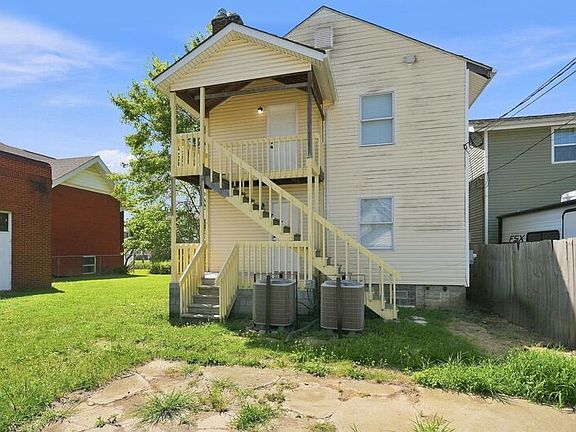 3rd image of 846-848 Reinhard Ave #846