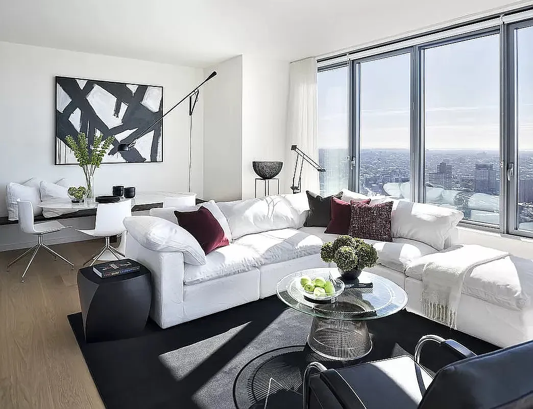 250 Ashland Place — Photo 1