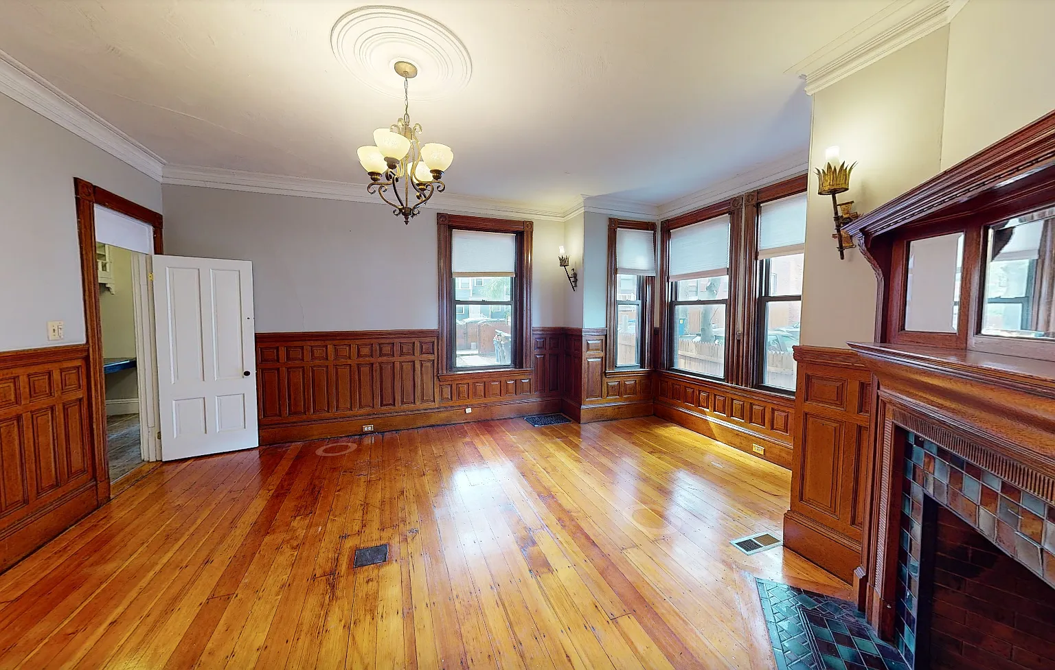 2 bed, 1300 sqft, $4,700 — Photo 2