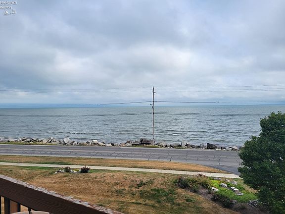 4th image of 505 W Lakeshore Dr APT B5