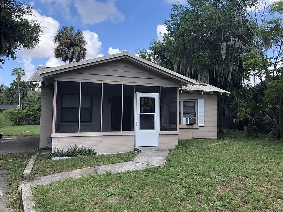 43 W Herrick Dr