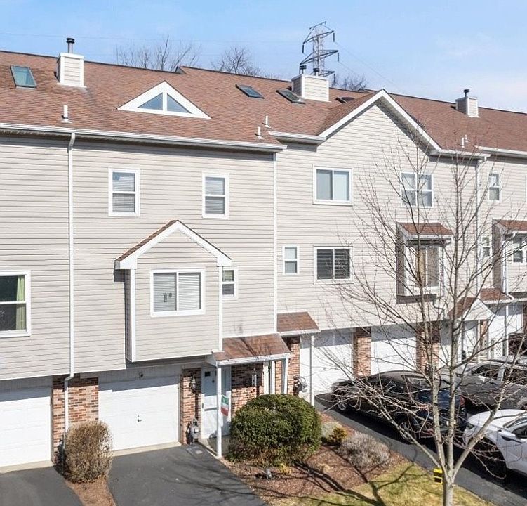 1st image of 122 Old Village Ln